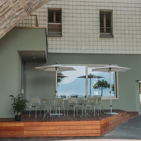 ユース ホステル