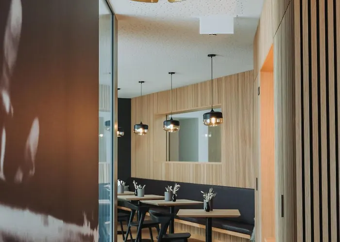 ホステル ユース *