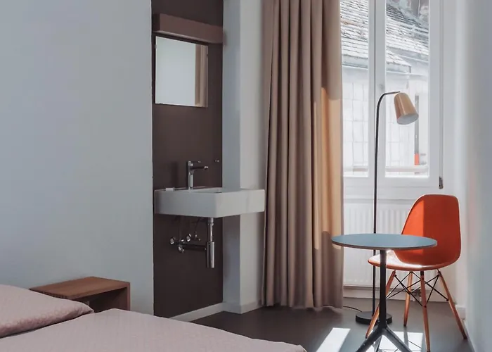 ホステル ユース *